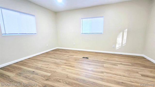 19338 Murray Hill Street, Detroit, MI 48235