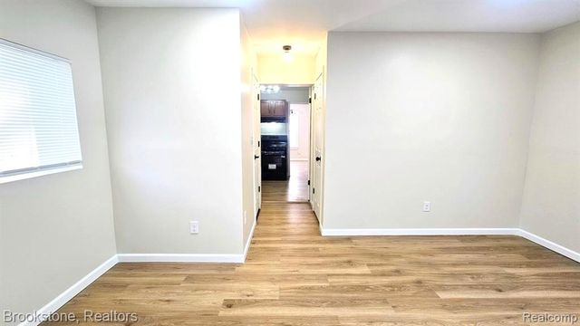 19338 Murray Hill Street, Detroit, MI 48235