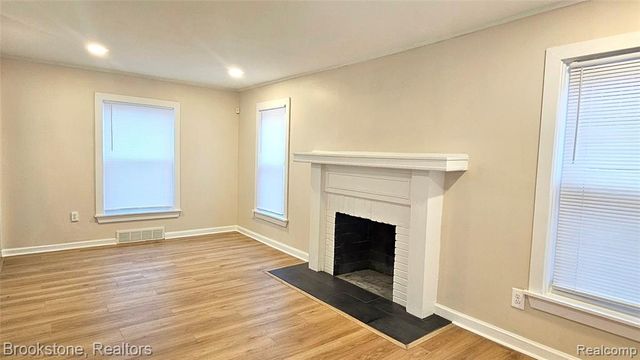 19338 Murray Hill Street, Detroit, MI 48235