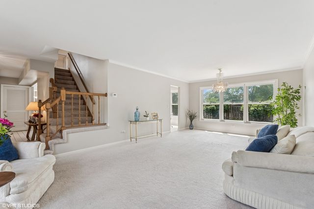 1104 Heritage Drive, Mount Prospect, IL 60056
