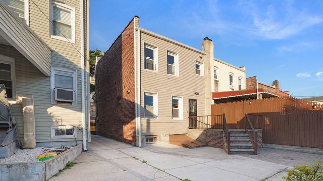 8848 207th Street, Queens Village, NY 11427
