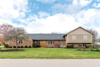 2670 Broken Woods Drive, Troy, OH 45373