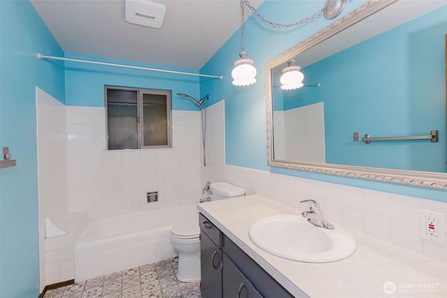 375 NW Mosher Canyon Road, Bremerton, WA 98311