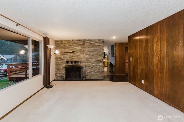 375 NW Mosher Canyon Road, Bremerton, WA 98311