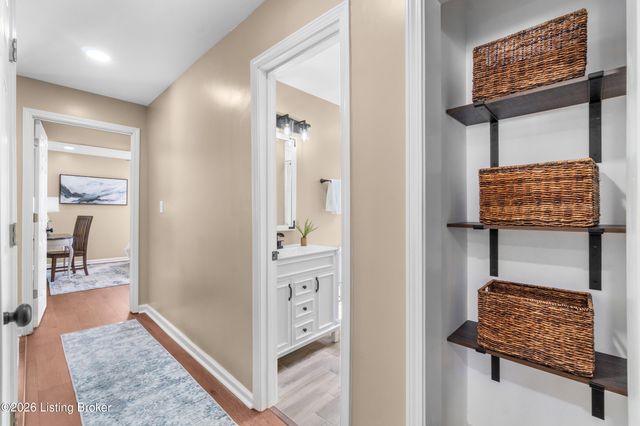 113 Colonial Dr, Louisville, KY 40207