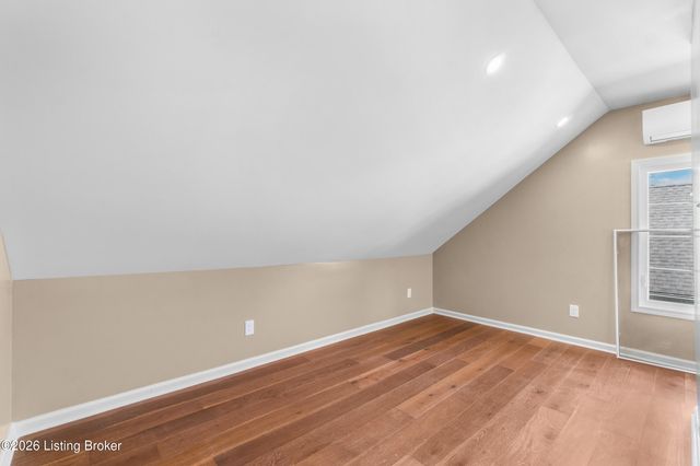 113 Colonial Dr, Louisville, KY 40207