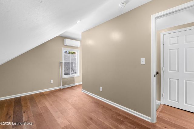 113 Colonial Dr, Louisville, KY 40207