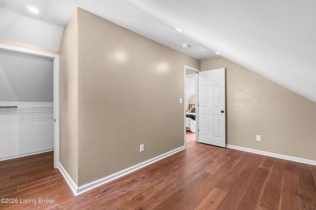 113 Colonial Dr, Louisville, KY 40207