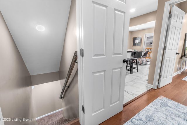 113 Colonial Dr, Louisville, KY 40207