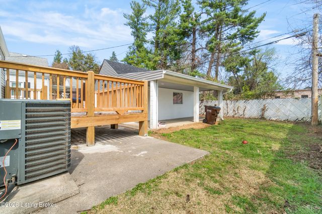 113 Colonial Dr, Louisville, KY 40207