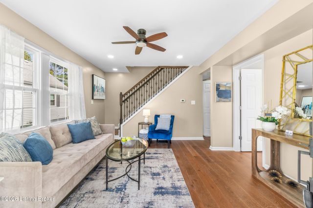 113 Colonial Dr, Louisville, KY 40207