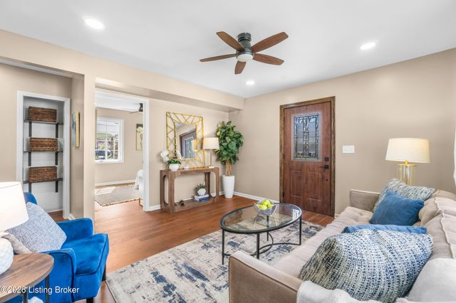 113 Colonial Dr, Louisville, KY 40207