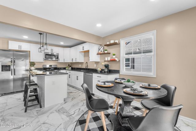 113 Colonial Dr, Louisville, KY 40207