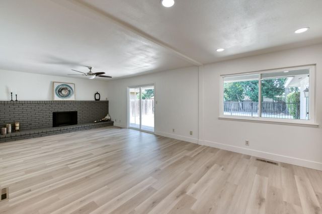549 E Sample Avenue, Fresno, CA 93710