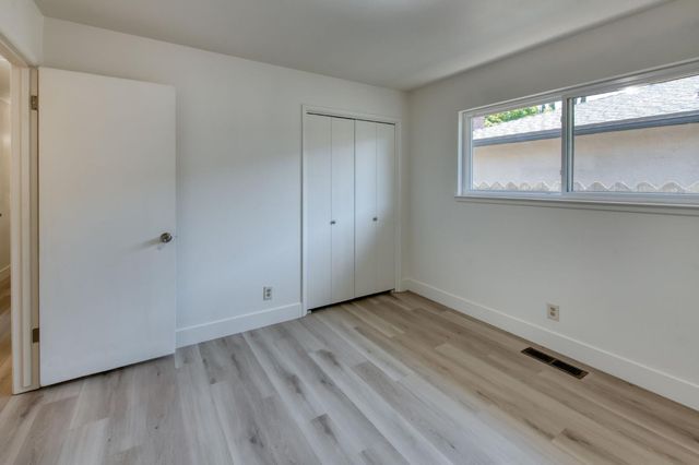 549 E Sample Avenue, Fresno, CA 93710