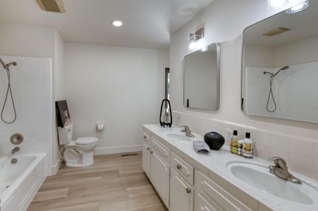 549 E Sample Avenue, Fresno, CA 93710