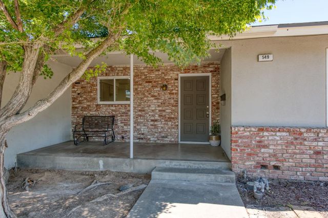 549 E Sample Avenue, Fresno, CA 93710