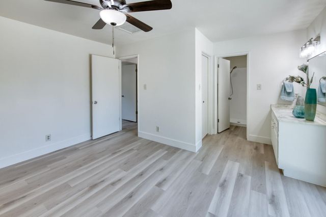 549 E Sample Avenue, Fresno, CA 93710