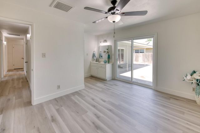 549 E Sample Avenue, Fresno, CA 93710
