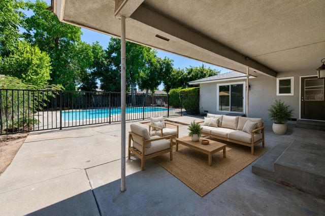 549 E Sample Avenue, Fresno, CA 93710