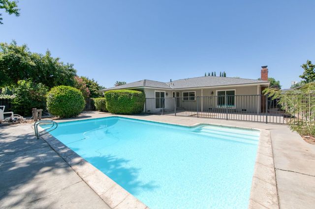 549 E Sample Avenue, Fresno, CA 93710