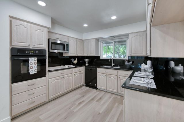 549 E Sample Avenue, Fresno, CA 93710