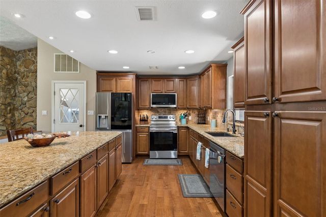7871 SYCAMORE DRIVE, New Port Richey, FL 34654