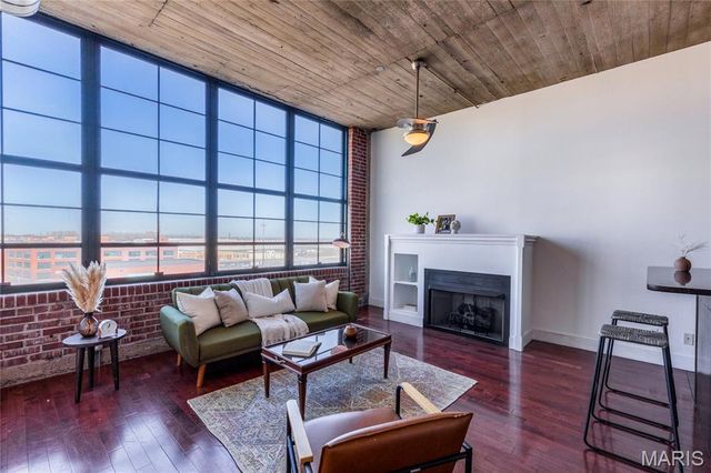 2323 Locust Street 411, St Louis, MO 63103