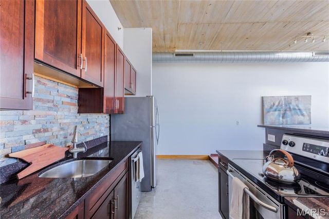 2323 Locust Street 411, St Louis, MO 63103