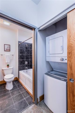 2323 Locust Street 411, St Louis, MO 63103