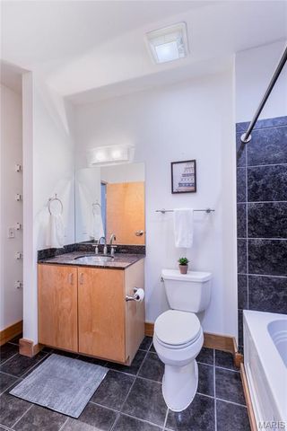 2323 Locust Street 411, St Louis, MO 63103