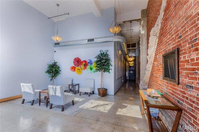 2323 Locust Street 411, St Louis, MO 63103