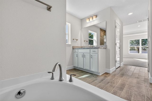 37028 HIDDEN VIEW, Dade City, FL 33523