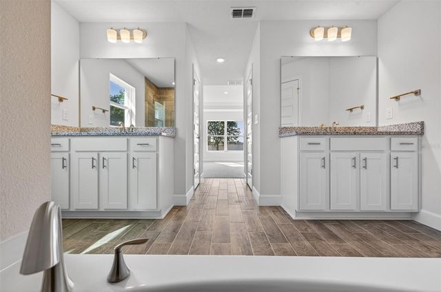 37028 HIDDEN VIEW, Dade City, FL 33523