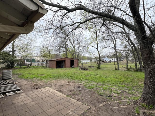 302 Sayle Street, Cumby, TX 75433