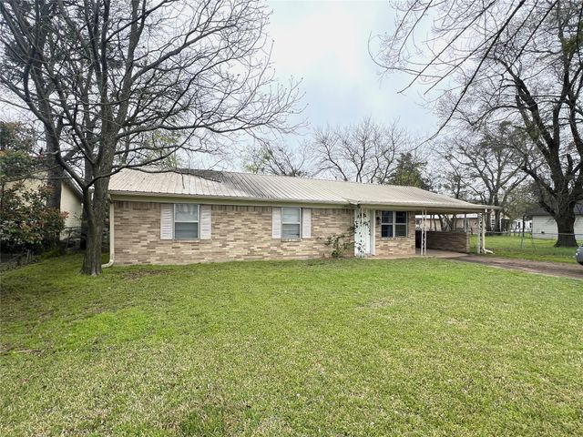 302 Sayle Street, Cumby, TX 75433