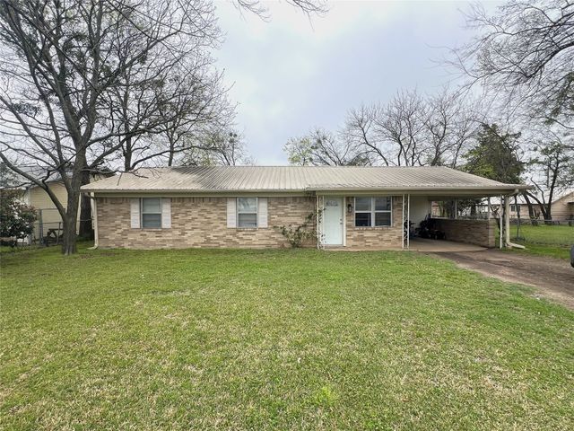 302 Sayle Street, Cumby, TX 75433