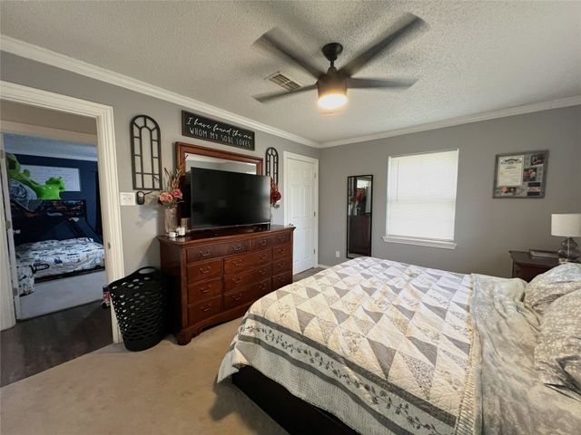 302 Sayle Street, Cumby, TX 75433