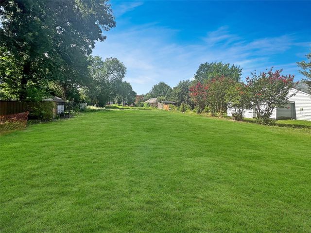 306 E Kimbrough Street, Mesquite, TX 75149