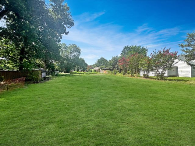 306 E Kimbrough Street, Mesquite, TX 75149