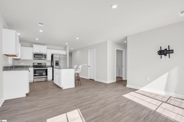 321 Stockland Trail, Fountain Inn, SC 29644