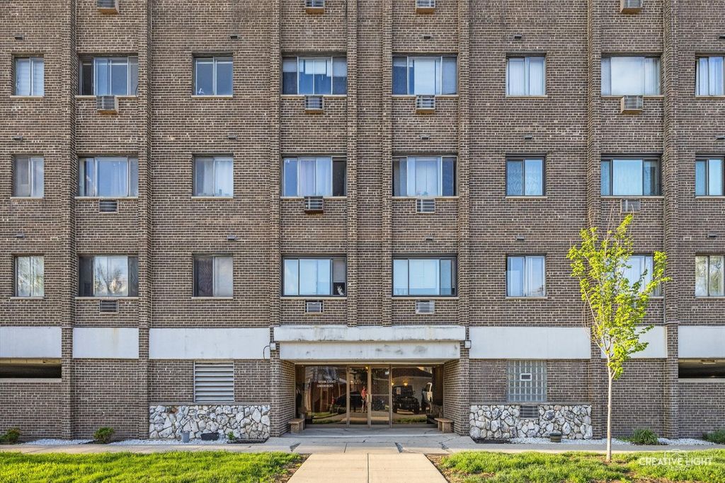 7650 W Altgeld Street 415, Elmwood Park, IL 60707
