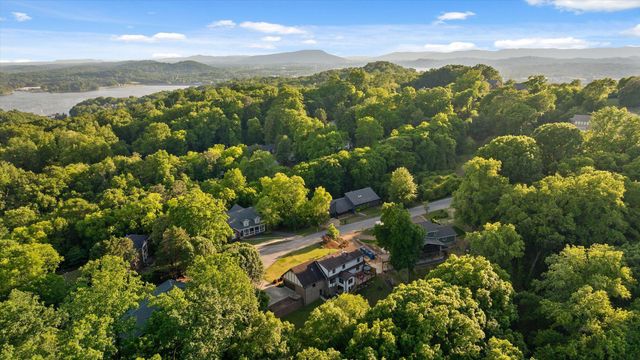 5849 N Park, Hixson, TN 37343