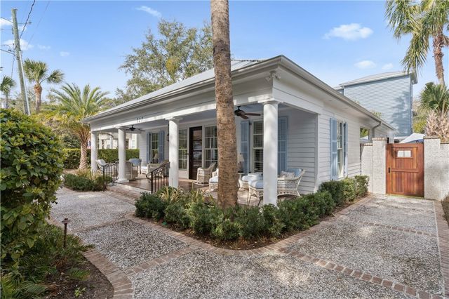 327 Butler Ave, St Simons Island, GA 31522