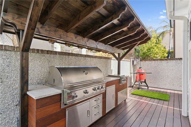 327 Butler Ave, St Simons Island, GA 31522