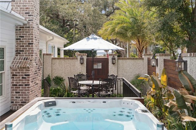 327 Butler Ave, St Simons Island, GA 31522