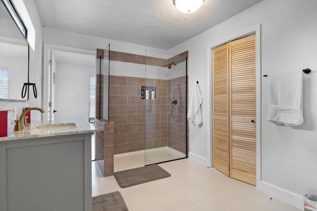 110 Lakeview Shores Drive, Coldspring, TX 77331