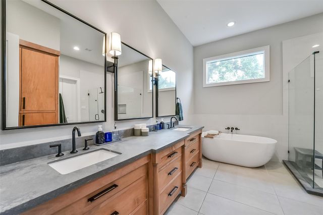 1216 Chantilly Lane, Houston, TX 77018