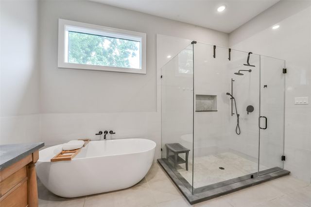 1216 Chantilly Lane, Houston, TX 77018