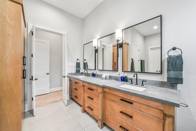 1216 Chantilly Lane, Houston, TX 77018